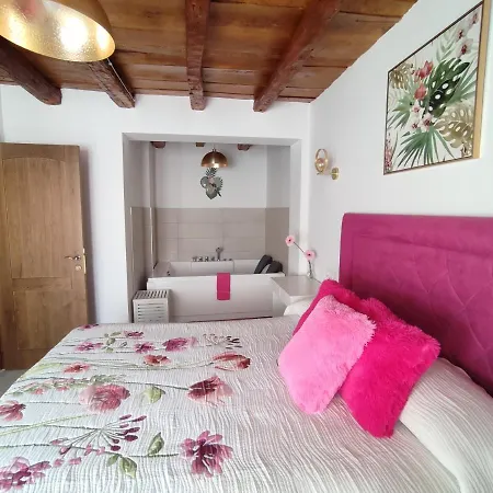 Apartment Dreams Con Jacuzzi *